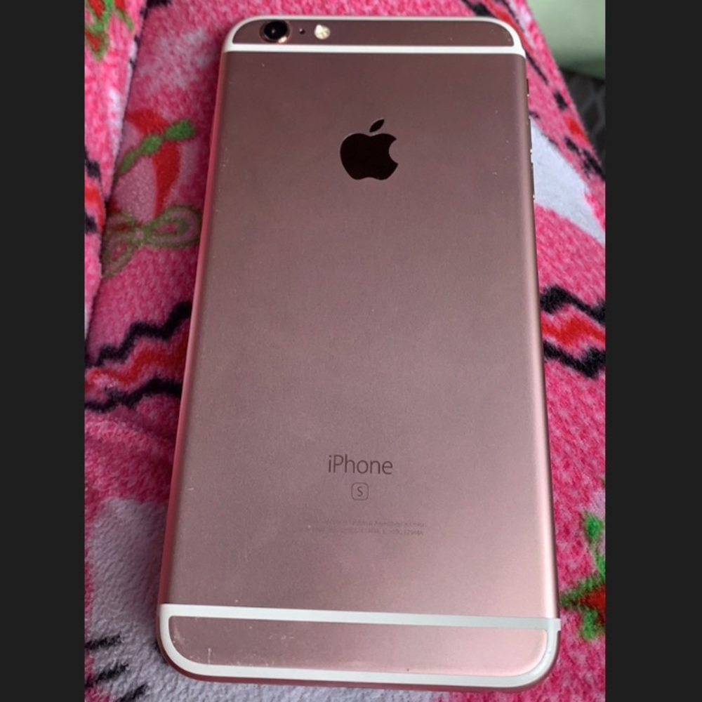 Rose gold iPhone 6s Plus